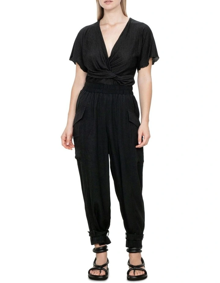 Best Sale π₯ Veronika Maine Textured Plisse Twist Front Top In Black π₯