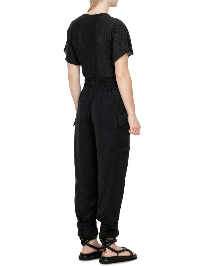 Best Sale π₯ Veronika Maine Textured Plisse Twist Front Top In Black π₯ - Image 2