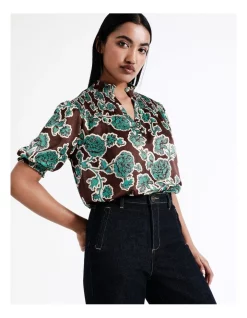 Hot Sale ❤️ Basque Shirred Shoulder Top In Multi 😉