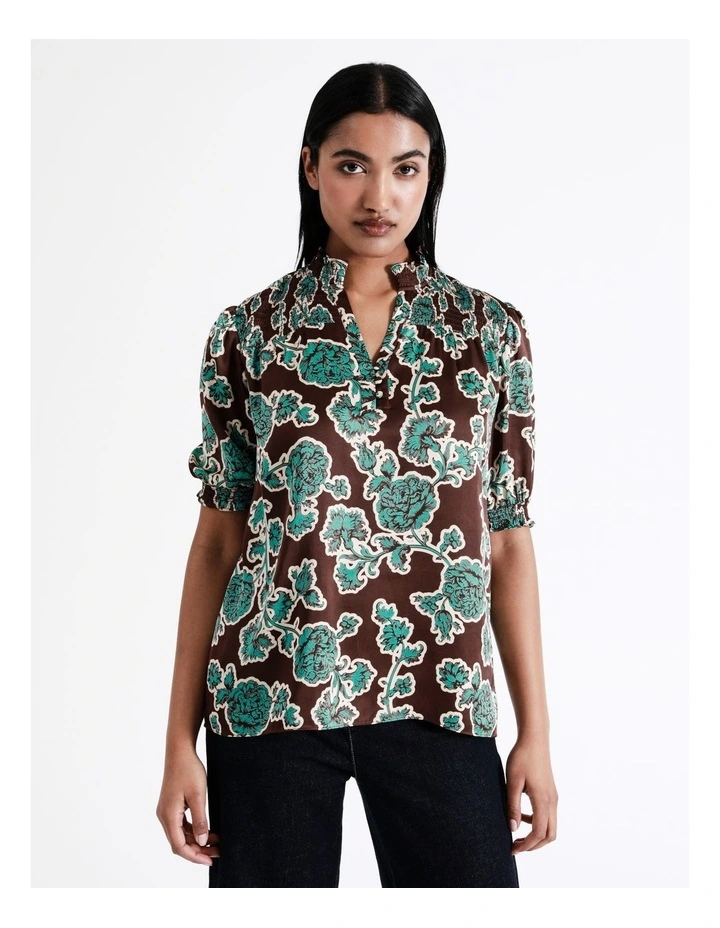 Hot Sale β€οΈ Basque Shirred Shoulder Top In Multi π - Image 6