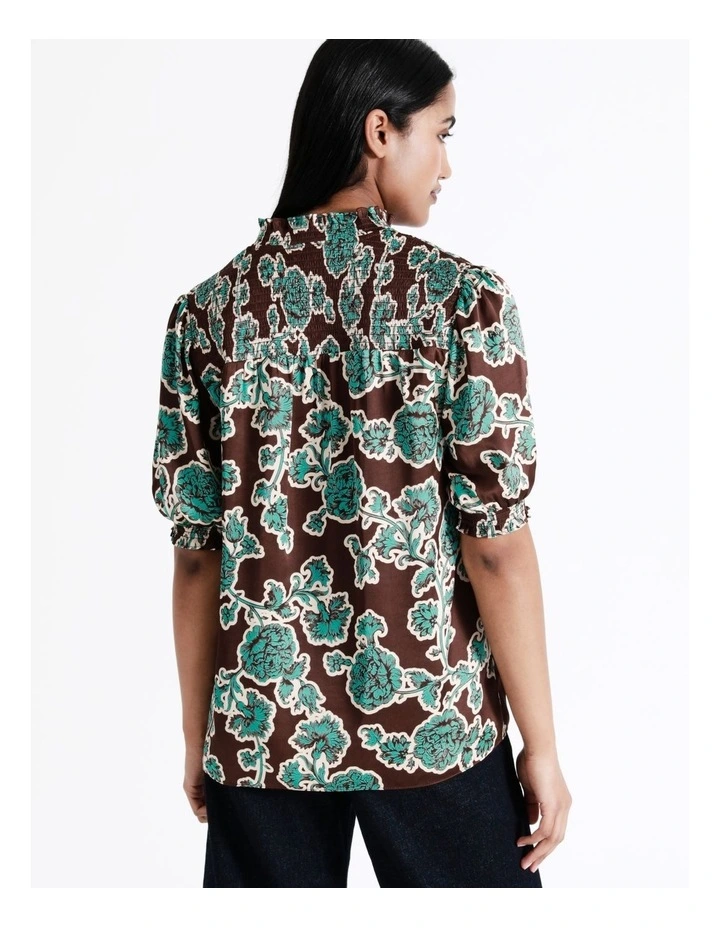 Hot Sale β€οΈ Basque Shirred Shoulder Top In Multi π - Image 7